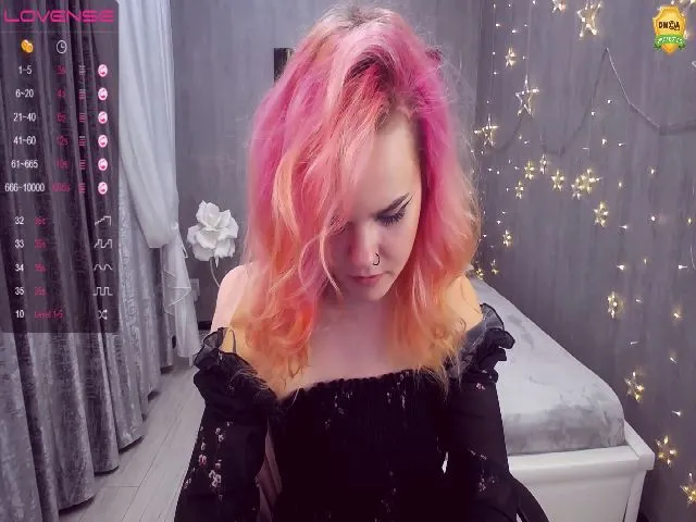 Live sex webcam photo for KerryBlair #265431487