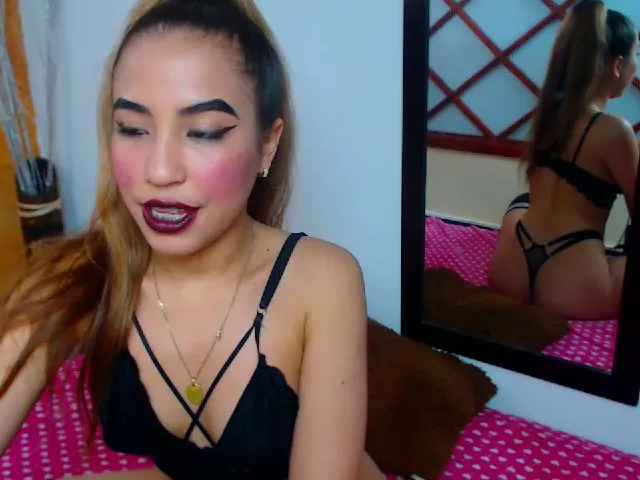 Live sex webcam photo for KellyJhons #255896070