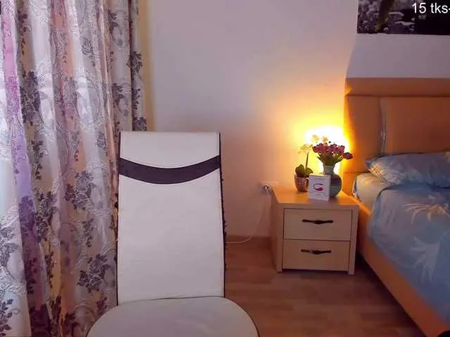 Live sex webcam photo for elinaxxx #255625297