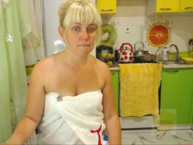 Live sex webcam photo for MilkMilkee #241094348