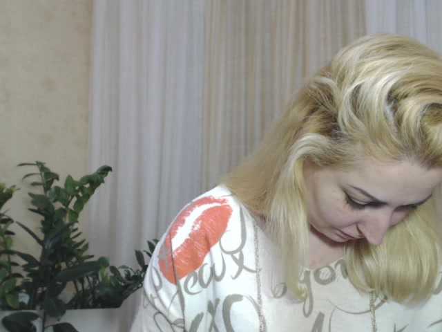 Live sex webcam photo for KickaIricka #241154859