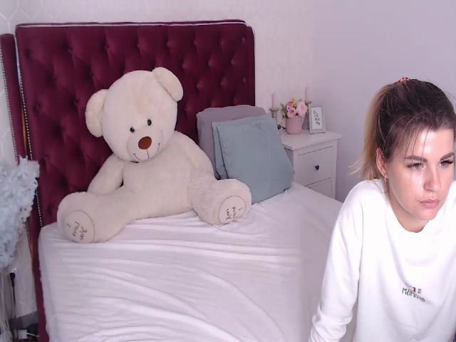 Live sex webcam photo for DOMINICA_MINI #260031916