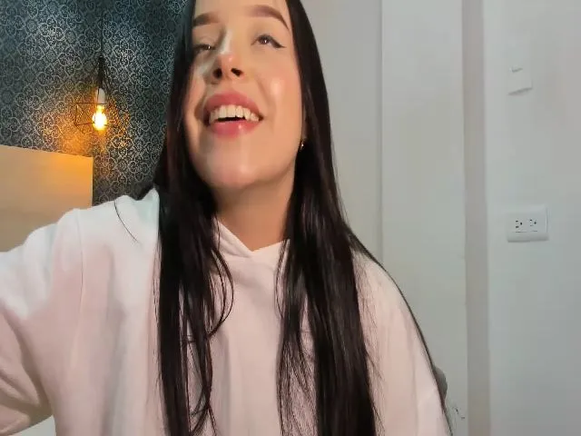 Live sex webcam photo for Sexxygirl18x #259104027