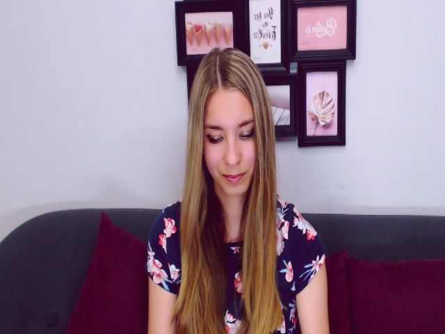 Live sex webcam photo for RossandaShy #253142588