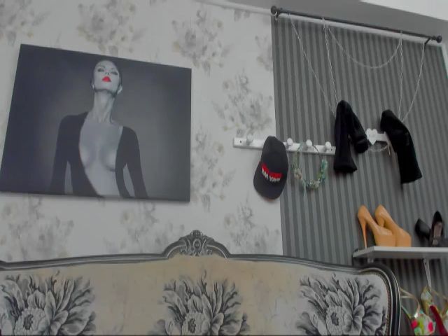 Live sex webcam photo for QueenRafaela #256169304