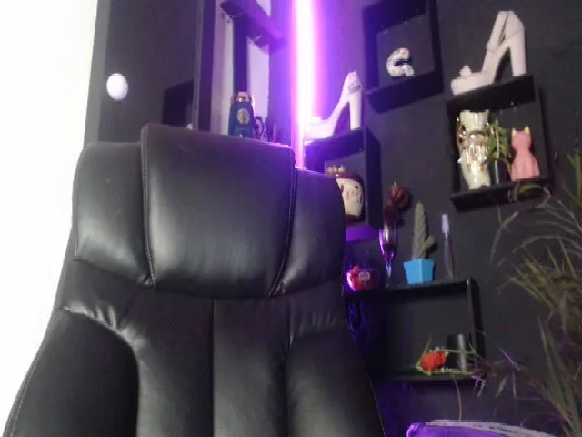 Live sex webcam photo for Strawxberrry #265372030