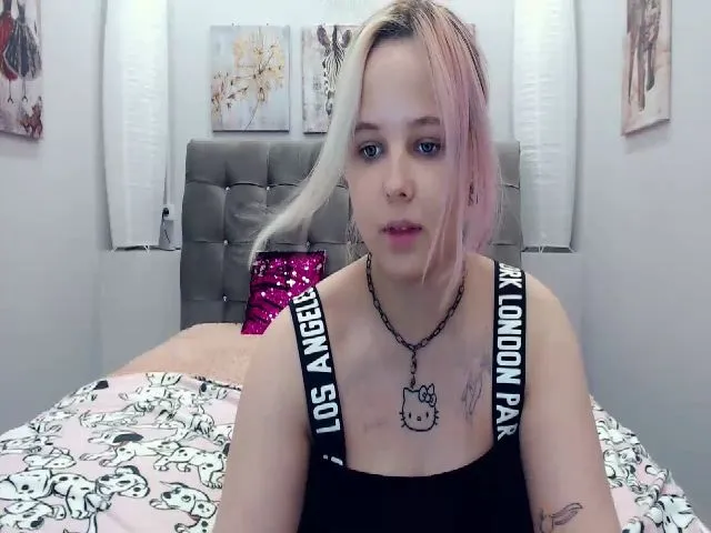 Live sex webcam photo for Helokit #256201113