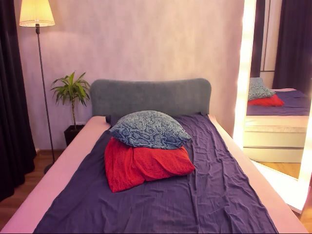 Live sex webcam photo for EmilySense #258173530