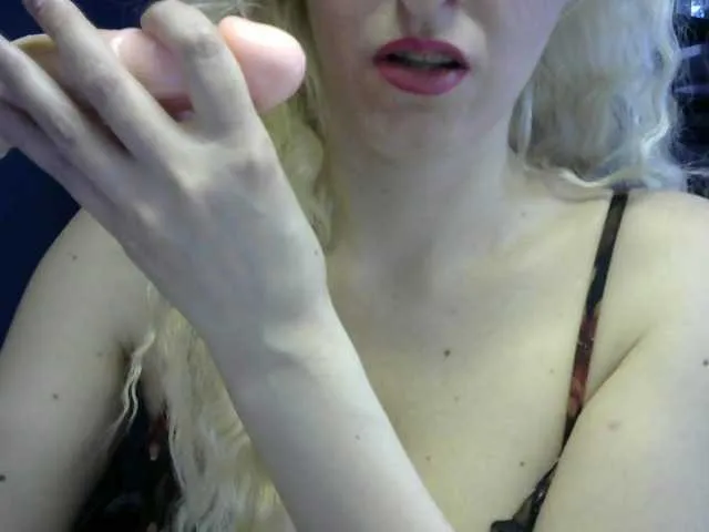 Live sex webcam photo for VIPGERL99 #242900837