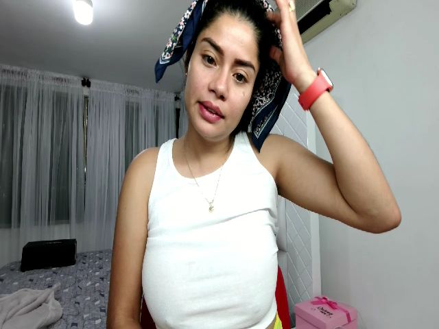 Live sex webcam photo for Einnyn_sweet #258530592