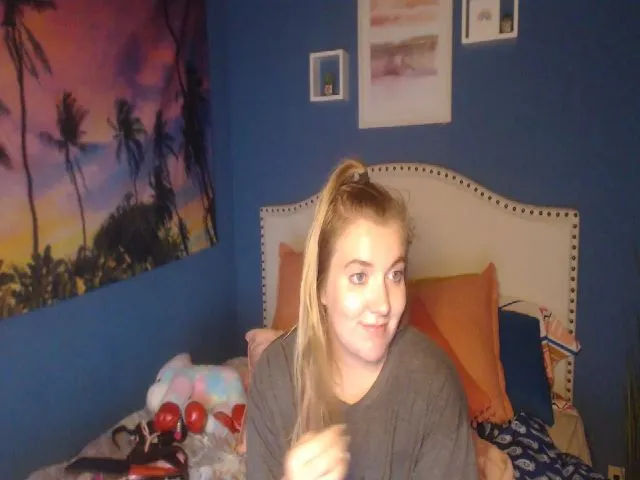 Live sex webcam photo for SnowWhiteXxxx #255760942