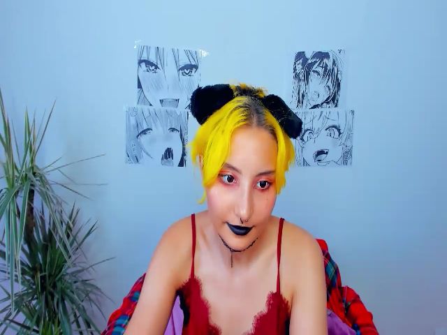 Live sex webcam photo for KarenIo #254276679