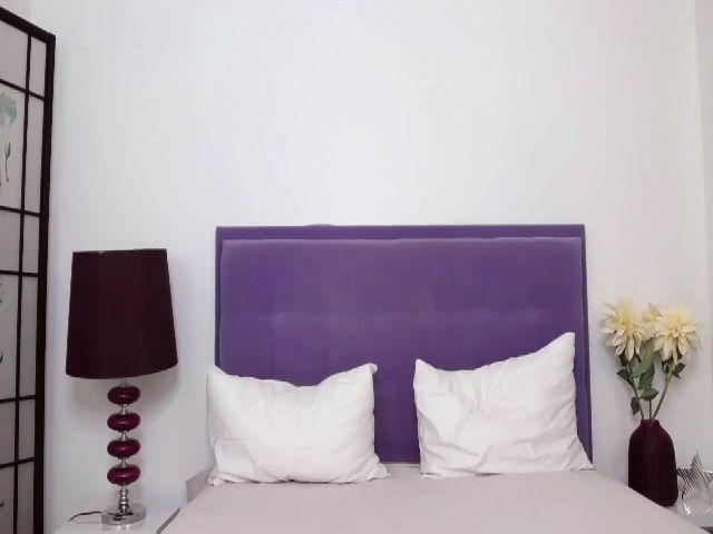 Live sex webcam photo for InnaHottyX #260077466