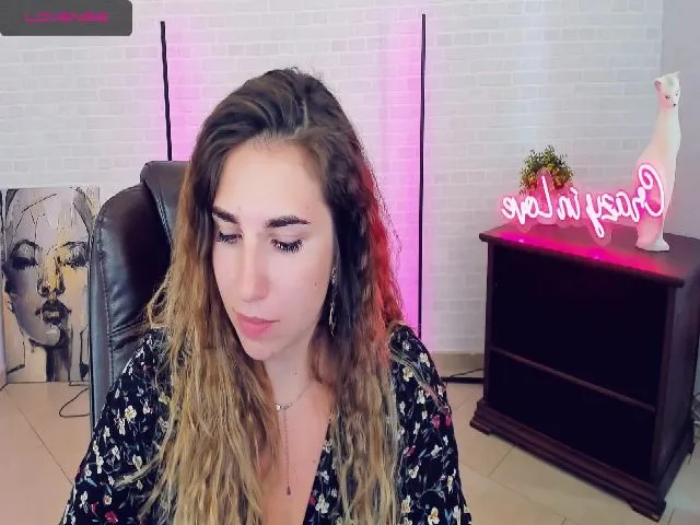 Live sex webcam photo for AnastashaGray #254143817