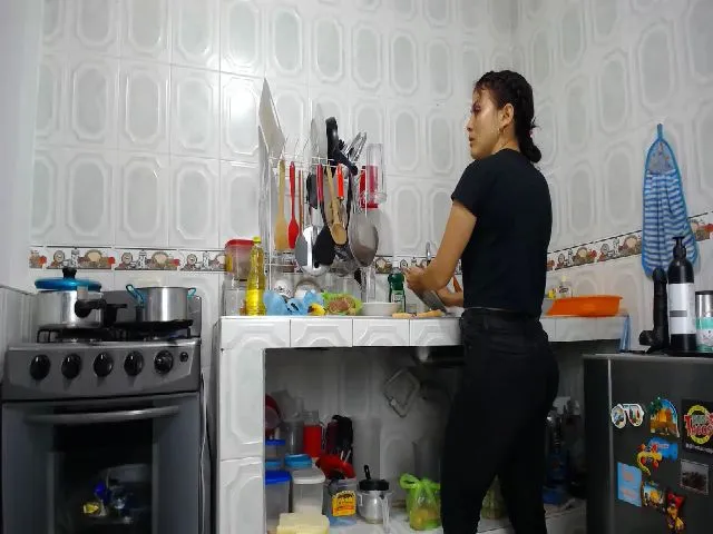 Live sex webcam photo for Akeishaa_ #256600258