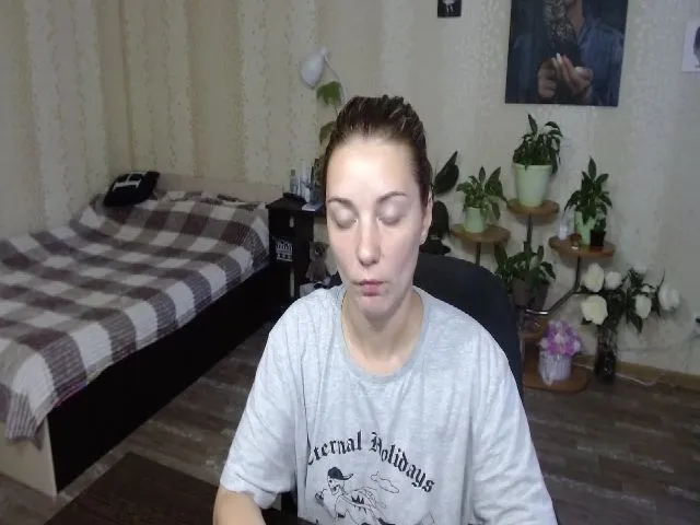 Live sex webcam photo for Emi_lywild #265344567