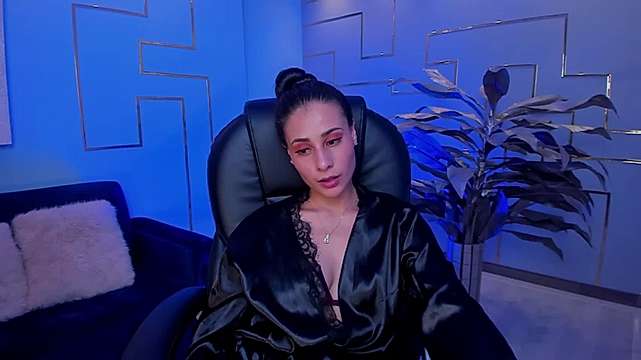 Live sex webcam photo for CamilaMonroe #244962347