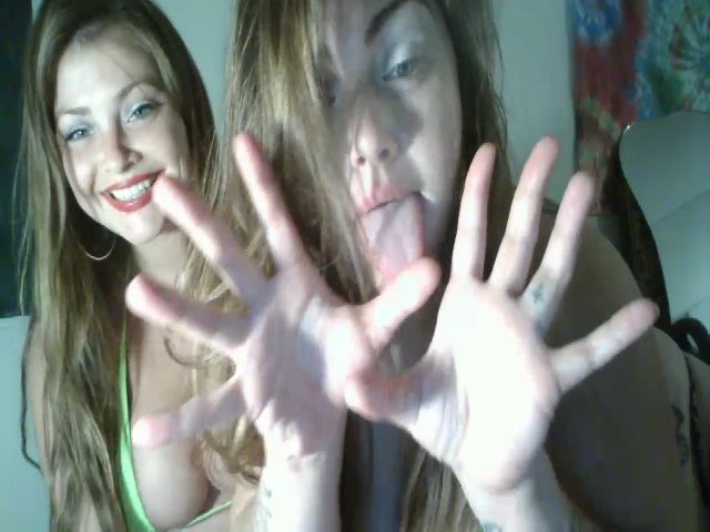 Live sex webcam photo for Dramabomb #258003940