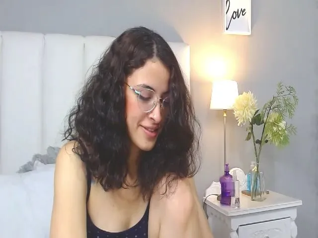 Live sex webcam photo for April_f #252549362