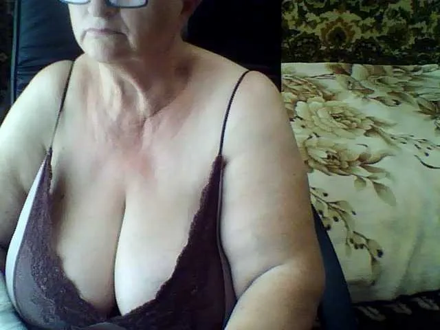 Live sex webcam photo for LolkaAlyss #287976488