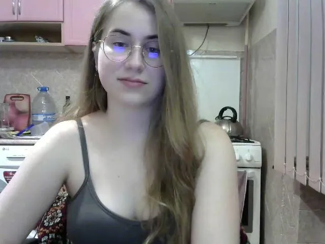 Live sex webcam photo for MirraYohaens #252941354
