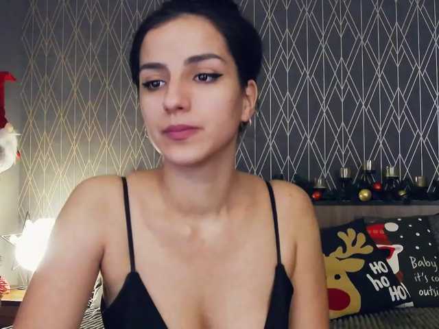 Live sex webcam photo for DaphneMoss #240993947