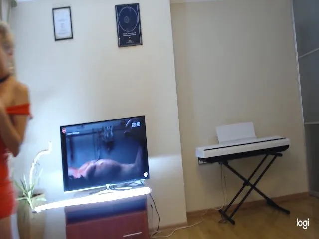 Live sex webcam photo for SkyJenny #257219214