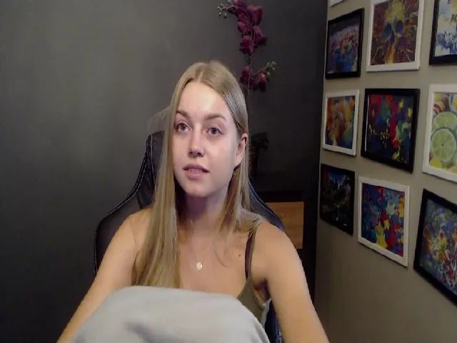 Live sex webcam photo for LUSTerica #253705395