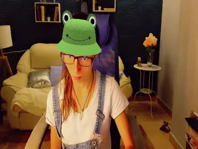 Live sex webcam photo for amyjune01 #256321153