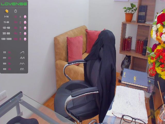 Live sex webcam photo for Kimberly_hot2 #259394783