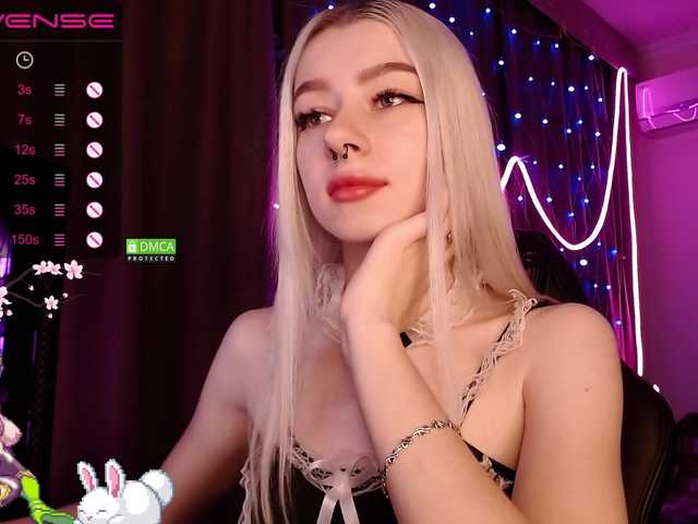 Live sex webcam photo for Annelitt #287947985