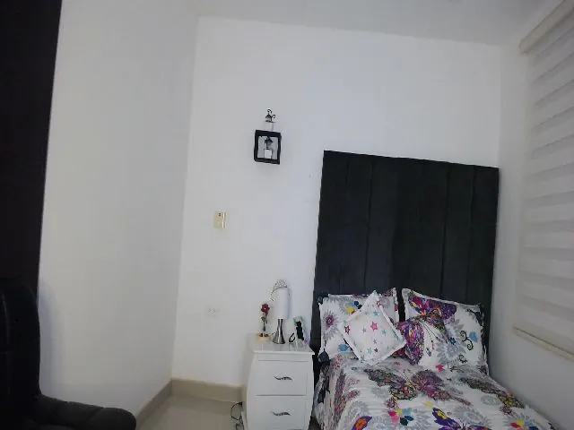 Live sex webcam photo for Darlaa__doll #265316923