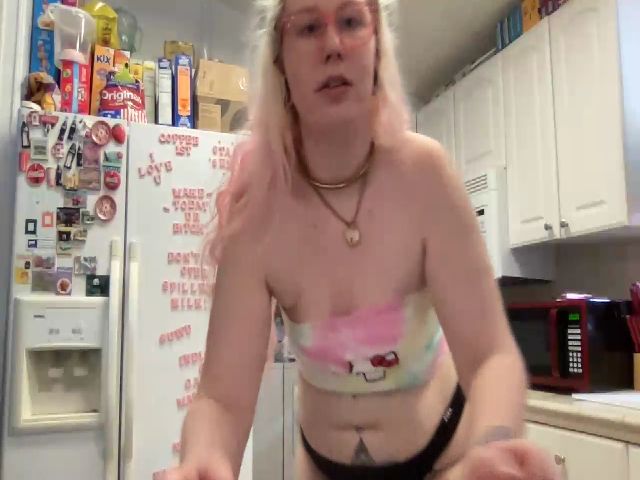 Live sex webcam photo for MsGrumpyCunt #262274637