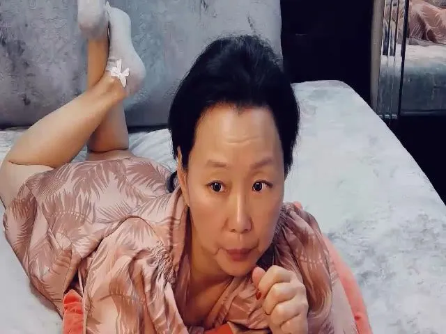 Live sex webcam photo for SandraMia #262594824