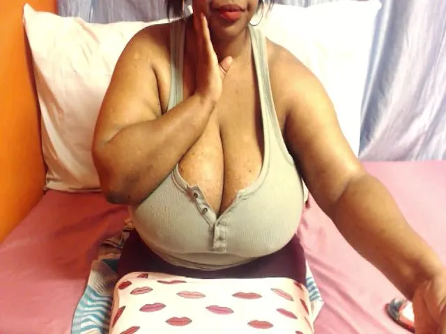 Live sex webcam photo for Sweetnozie #256220299