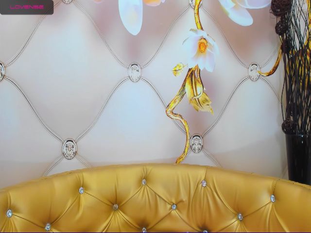 Live sex webcam photo for LoraPreston #254512297