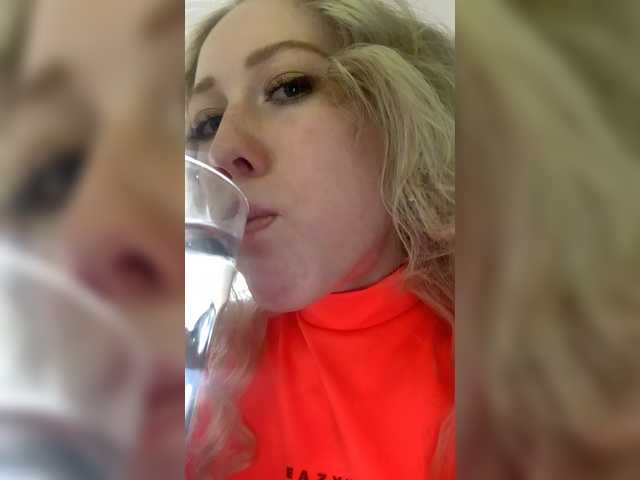 Live sex webcam photo for Likachkaa #242087917