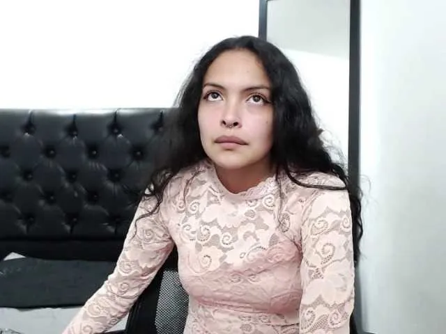 Live sex webcam photo for Pretty-black #241342235