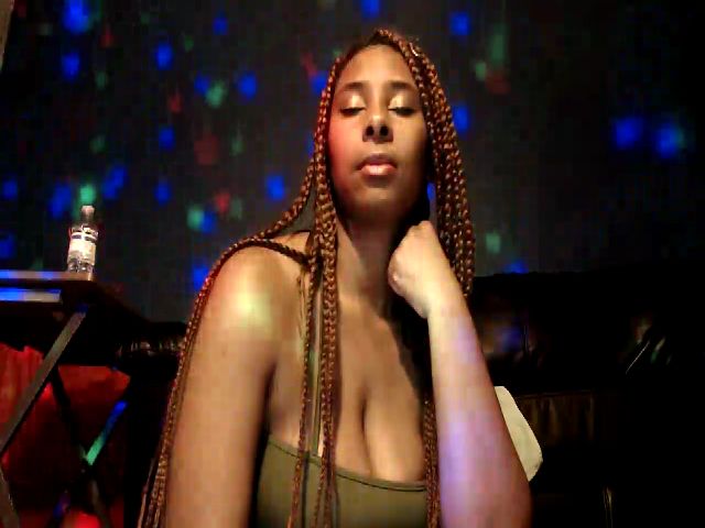 Live sex webcam photo for sweetieslayz #260492239