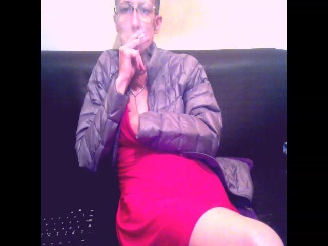 Live sex webcam photo for Sexygeny #253911553