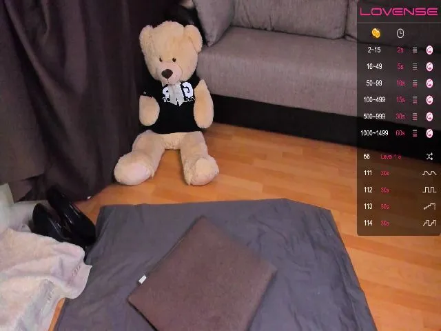 Live sex webcam photo for LuckyAnabel #254984996