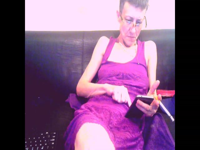 Live sex webcam photo for Sexygeny #255829566