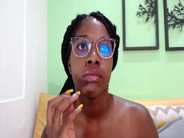 Live sex webcam photo for Connywells #254902897