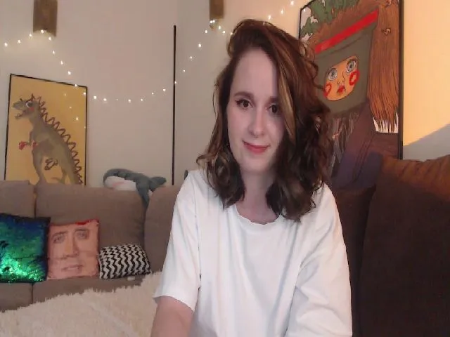 Live sex webcam photo for LizzyPeach #252288602