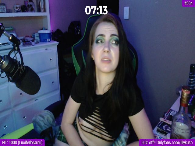 Live sex webcam photo for LilyKush #254099091