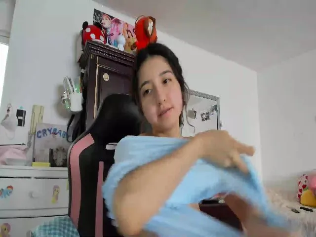 Live sex webcam photo for Cherrycute666 #262779148