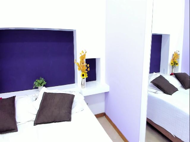 Live sex webcam photo for MafeRivers #264435018