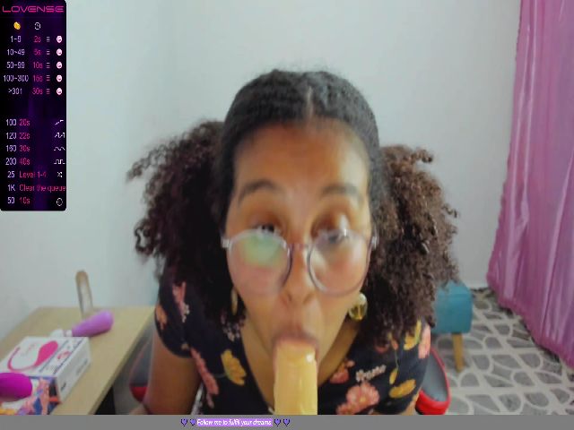 Live sex webcam photo for ZldnLeah #264071068