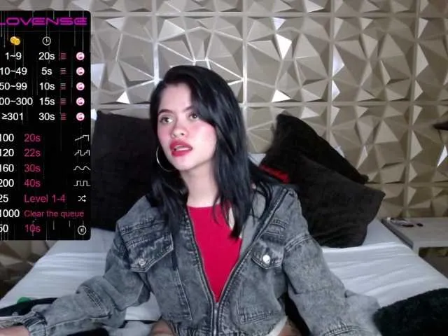 Live sex webcam photo for EsmeraldaMoon #241957199