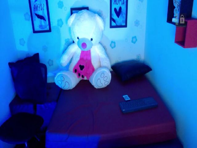 Live sex webcam photo for Alenaa_1 #256887582